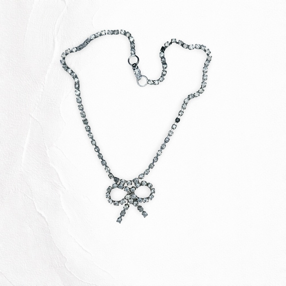 5142u. Damaged Vintage Bling Bow Choker